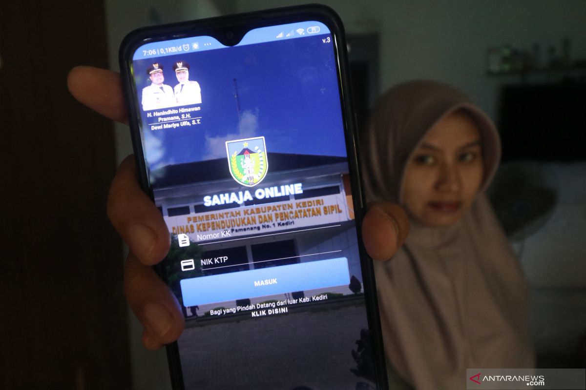 Keluarga-keluarga di Indonesia Kini Bisa Cetak Kartu Keluarga dengan Mudah Melalui Aplikasi IKD, Tanpa Harus ke Kantor Dukcapil