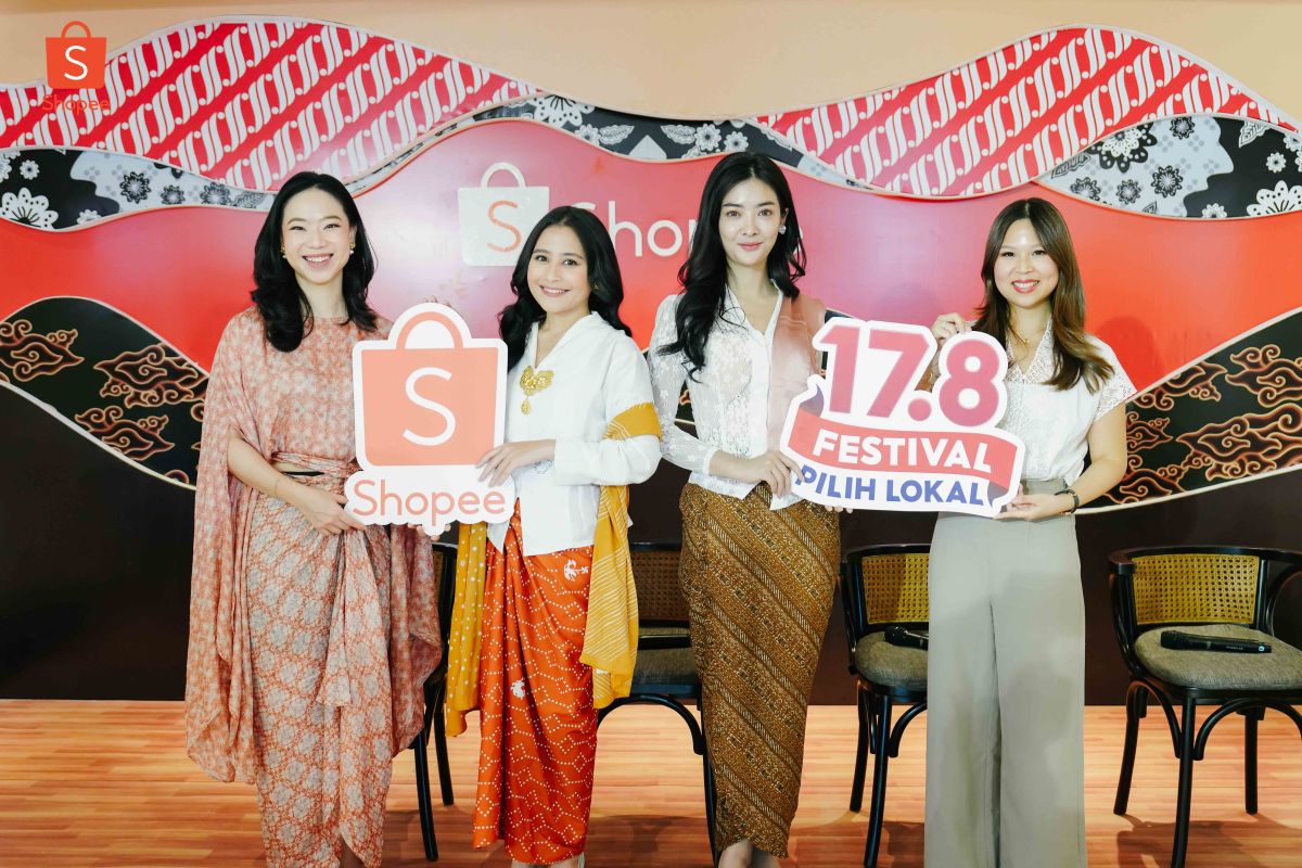 "Shopee Live Ramaikan Pasar, 1 Miliar Produk UMKM Terjual Hingga 2024"