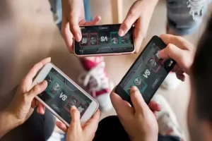 Ponsel Pintar Membawa Dampak pada Hubungan Anak dan Orang Tua