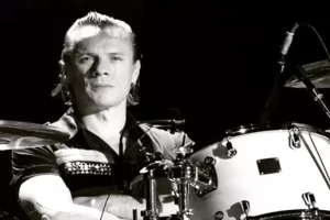 Drummer U2 Mengalami Gangguan Diskalkulia yang Membuatnya Tak Bisa Menghitung