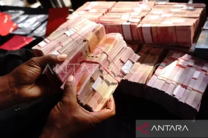 “Pembuat dan Pengedar Uang Palsu Dihukum Berdasarkan Pasal Terkait”