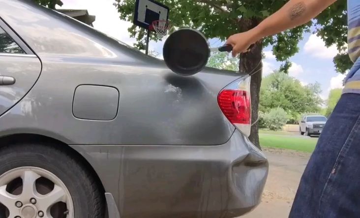 Bumper Mobil yang Penyok? Tak Perlu Khawatir, Coba Tips Ini!