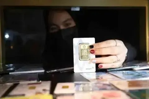 "Turunnya Harga Emas Antam Rp1.000, Apakah Lebih Menguntungkan untuk Dijual atau Dibeli?"