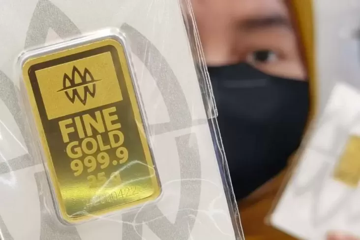 Harga Emas Antam Merosot, Hari Ini Menyentuh Rp1.585.000 per Gram