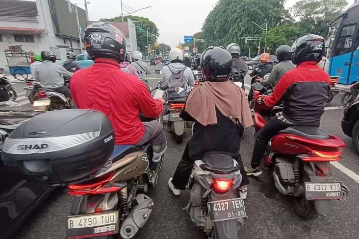 "Kemacetan Bikin Pusing? Ikuti Tips Ini Agar Berkendara Motor Jadi Lebih Seru!"