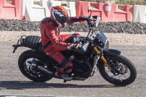 Percobaan Awal Triumph dengan Scrambler 400 XE dan Speed 400 RR