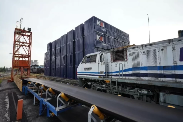 KAI Logistik Siap Kirim 22 Gerbong Kereta Untuk Dukung Mobilitas Lebaran dari Jawa ke Sumatera
