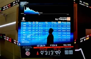 416 Saham Terjerembab ke Zona Merah, IHSG Menutup Hari dengan Tertatih-tatih