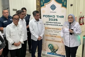 “Ratusan Pekerja Berbondong-bondong Datangi Posko THR 2025 untuk Sampaikan Keluhan Kepada Menaker”