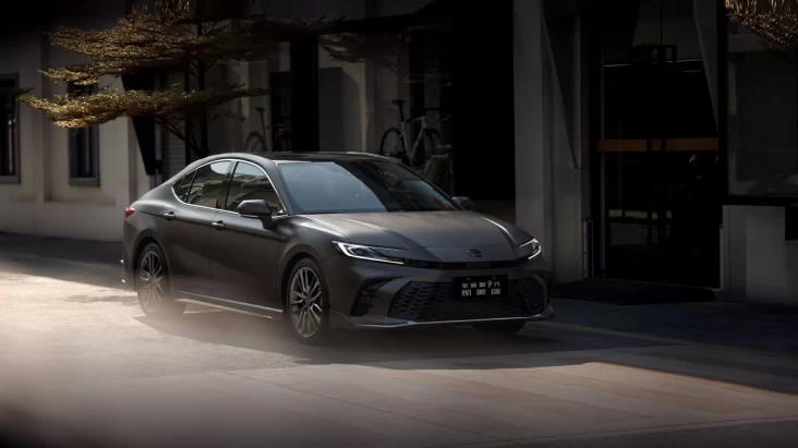 Pajak Toyota Camry: Tahun Produksi Berpengaruh pada Harga yang Harus Dibayar