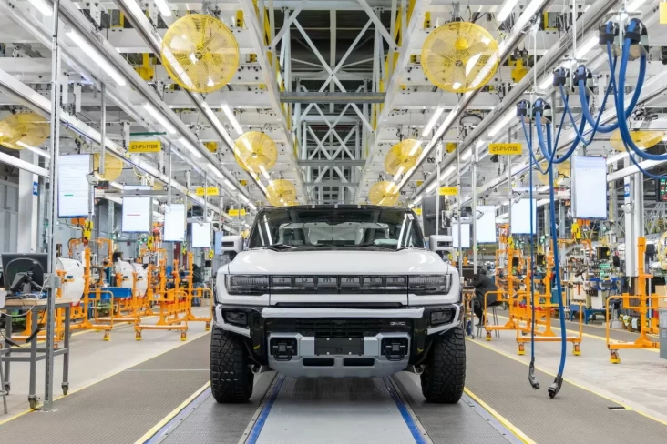"Goldman Sachs: Tarif Trump Berpotensi Membuat Industri Otomotif AS Terpuruk"