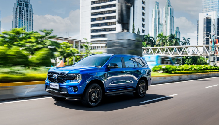 "Ford Everest Sport 2025: Semakin Panas di Pasar SUV Ladder Frame dengan Spesifikasi, Harga, dan Fitur Terbaru!"