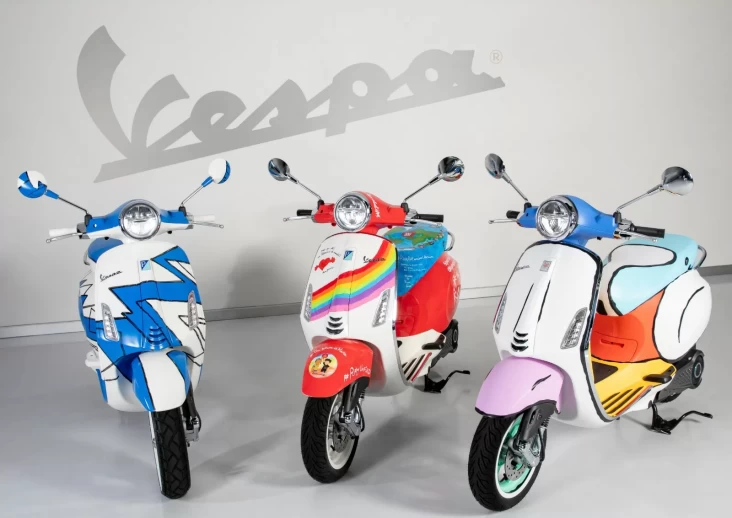 "Vespa Listrik Terinspirasi Karya Seniman Dunia, Tampil dengan Warna-warna Baru yang Memikat"