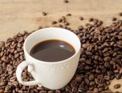 Minum Kopi Setiap Hari? Ini Dampaknya pada Kesehatan Tubuh!