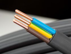 Kabel PLN di Pantai Asmara Terancam Putus Akibat Penambangan Ilegal