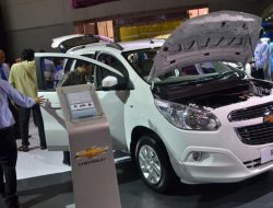 Xpander 2026 vs Veloz Hybrid: Persaingan Sengit Mobil Keluarga, Siapa Pemenangnya?