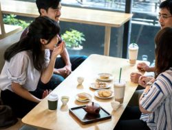 Psikologi: 7 Ciri Kepribadian Orang yang Sering Memotong Pembicaraan