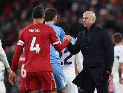 Arne Slot Meragukan Gelar Liga Inggris Liverpool Musim Ini
