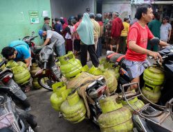 Deret Peristiwa Sektor Migas 2025: Antrean LPG hingga BBM Langka di SPBU Swasta