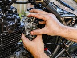 Mengapa Motor Karbu Brebet? Ini Penyebab dan Cara Mengatasinya