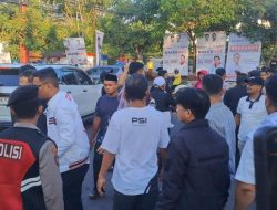 Kericuhan di Makassar jelang kedatangan Jokowi, massa dan kader PSI saling dorong