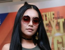 Pernyataan Denada tentang cinta ibu kembali viral