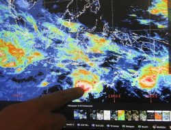 Siklon 93S dan 95W Ancam Hujan Lebat, BMKG Himbau Waspada