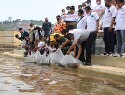 Peringati HPN 2026, RPS Sebar Ribuan Benih Ikan dan Tanam Pohon