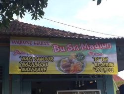 Hanya nasi bumbu, warung Bu Sutri jadi ikon kuliner Indramayu